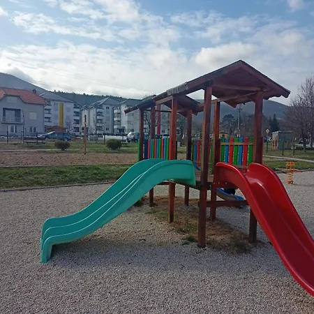 Opera Lux Hill - Relax & Free Parking Apartment