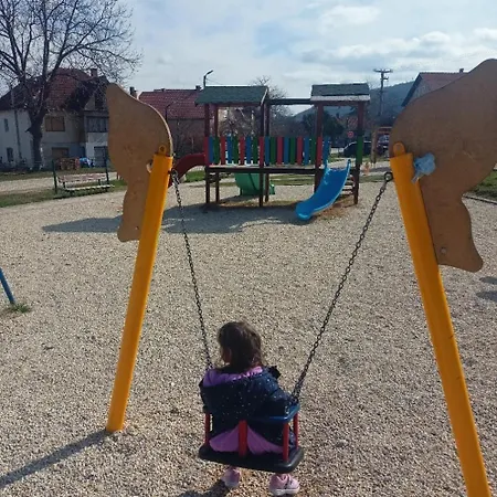 Opera Lux Hill - Relax & Free Parking Apartment *