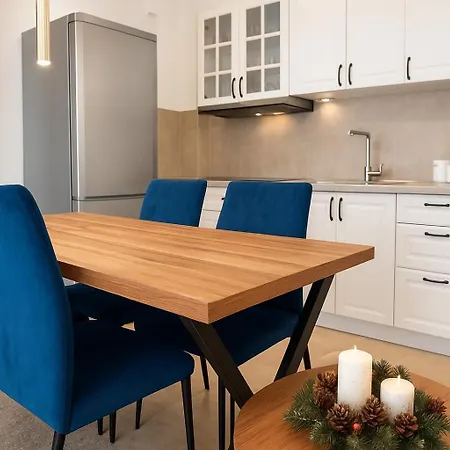 Opera Lux Hill - Relax & Free Parking Apartment