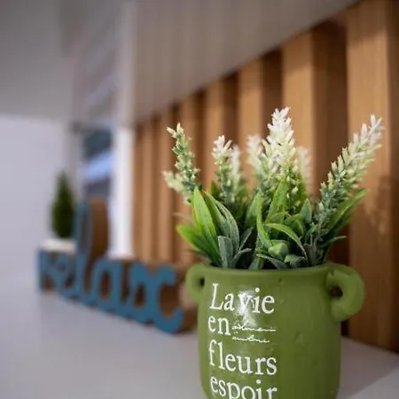 Opera Lux Hill - Relax & Free Parking Apartamento *