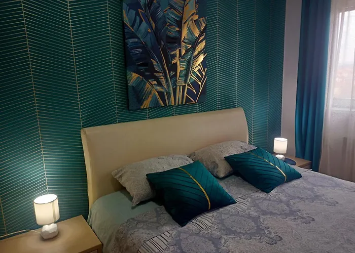 Opera Lux Hill - Relax & Free Parking Appartamento *