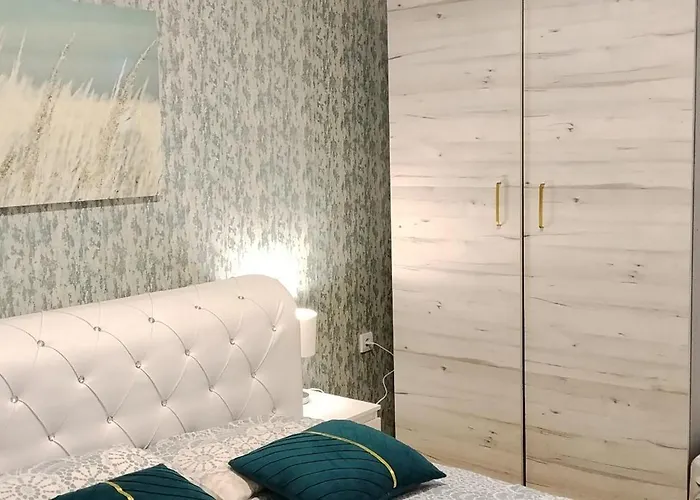 Opera Lux Hill - Relax & Free Parking Appartamento *